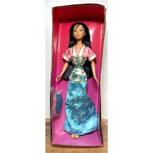 Vintage Disney 1998 Satiny Shimmer Mulan Doll